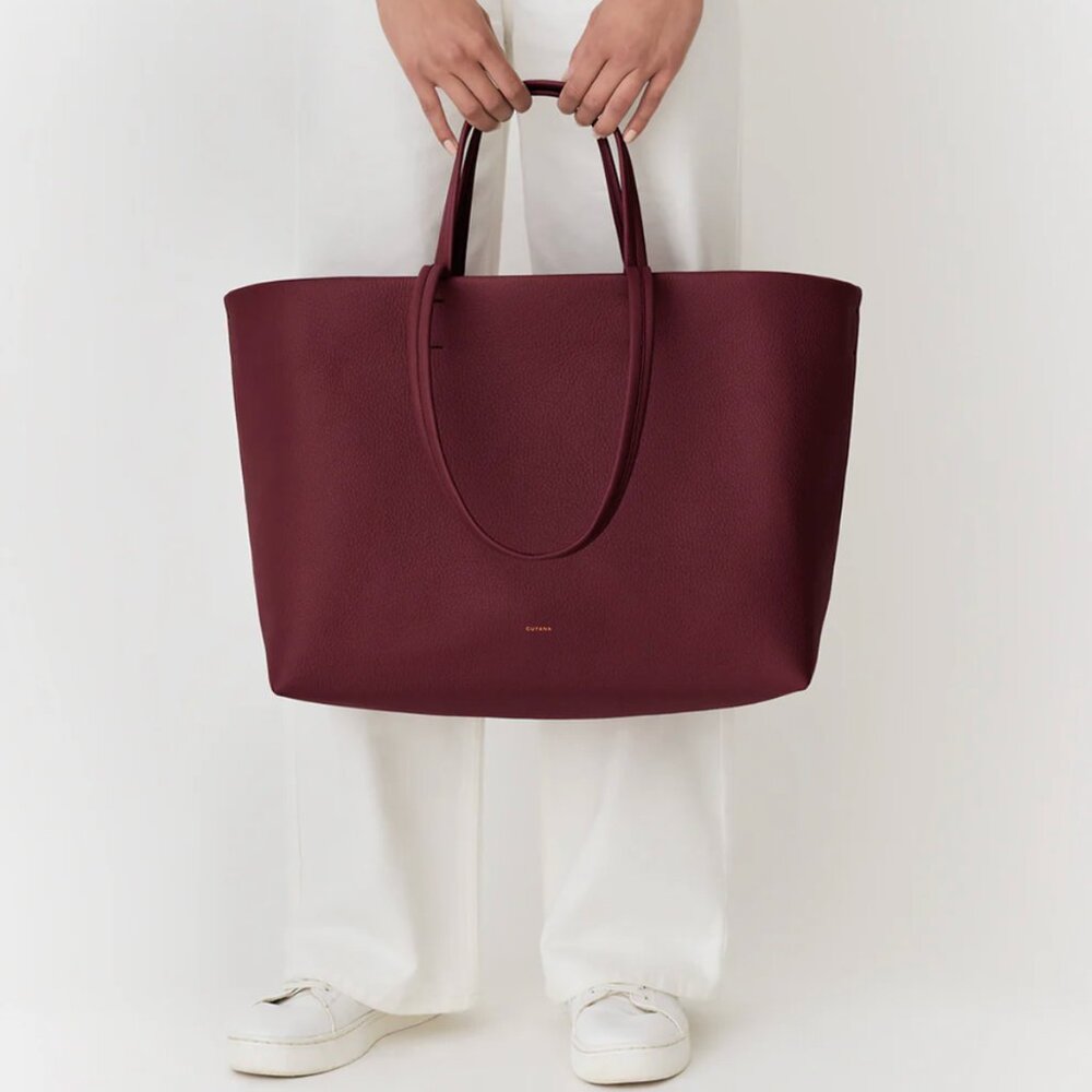 Cuyana Classic Easy Tote in Cherry NWT